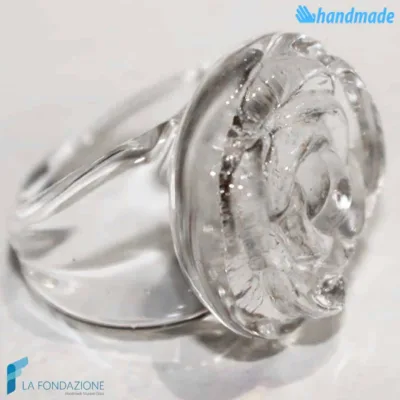 Anello a fascia Fiore e base trasparenti