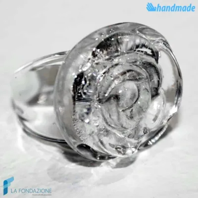 Anello a fascia Fiore e base trasparenti
