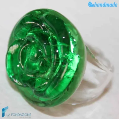 Anello a fascia Rosa Verde e base color cristallo
