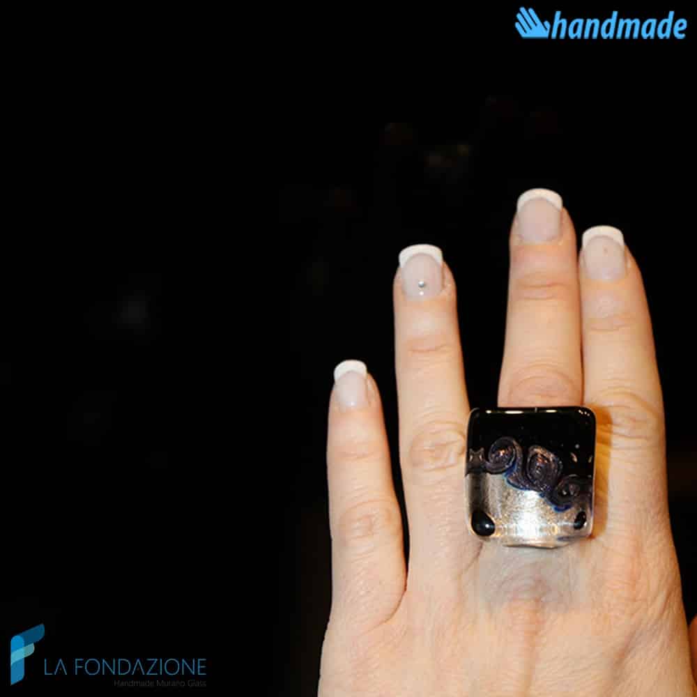 Anello Cubo Tre Vortici Nero in vetro di Murano - RINGS0080