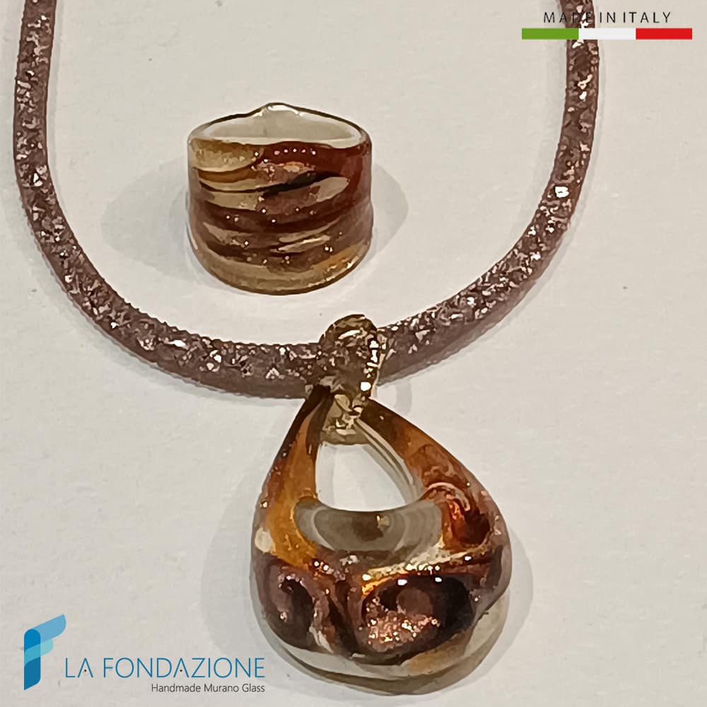 Parure Goccia Vortice Minori Ambra con collana e anello in vetro di Murano - La Fondazione snc - PARU0060