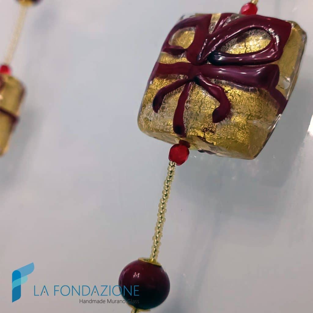 Christmas necklace with gold packages | La Fondazione snc | COLL0129